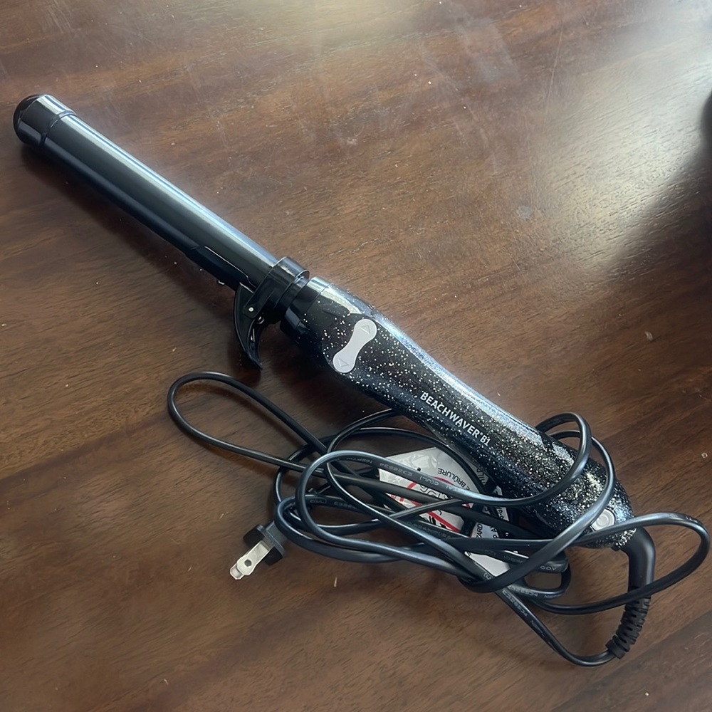 Beachwaver curling iron